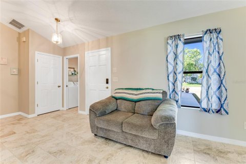 House in New Smyrna Beach, Florida 2 bedrooms, 104.52 sq.m. № 1576665 - photo 4