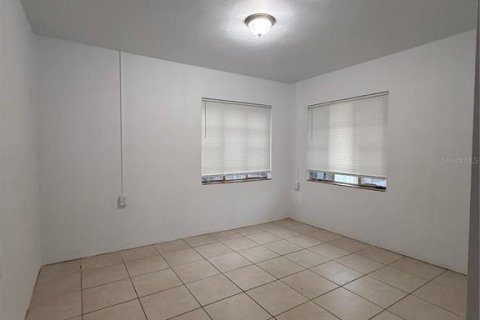 Снять в аренду квартиру в Клермон, Флорида 5 комнат, 88.26м2, № 2157457 - фото 4