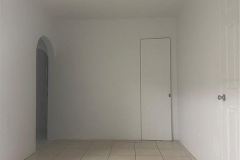 Снять в аренду квартиру в Клермон, Флорида 5 комнат, 88.26м2, № 2157457 - фото 13