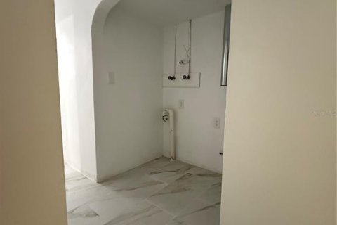 Снять в аренду квартиру в Клермон, Флорида 5 комнат, 88.26м2, № 2157457 - фото 15