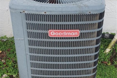 Adosado en venta en Miami, Florida, 2 dormitorios, 78.5 m2 № 1967455 - foto 28