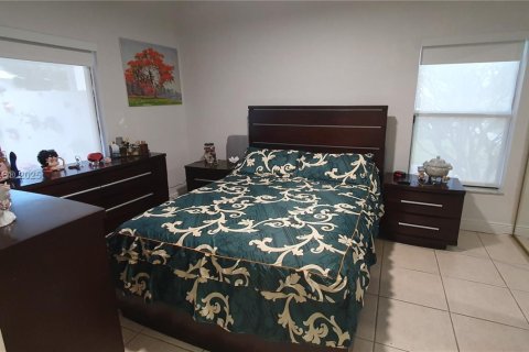 Adosado en venta en Miami, Florida, 2 dormitorios, 78.5 m2 № 1967455 - foto 10