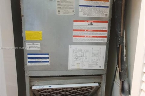 Adosado en venta en Miami, Florida, 2 dormitorios, 78.5 m2 № 1967455 - foto 20