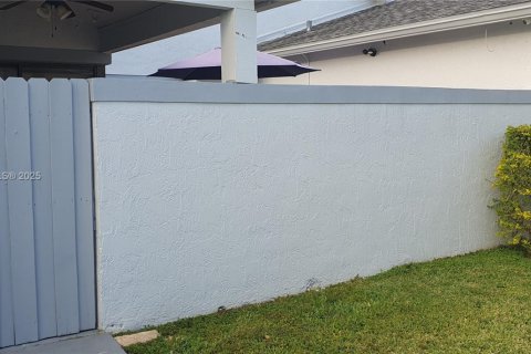 Adosado en venta en Miami, Florida, 2 dormitorios, 78.5 m2 № 1967455 - foto 29