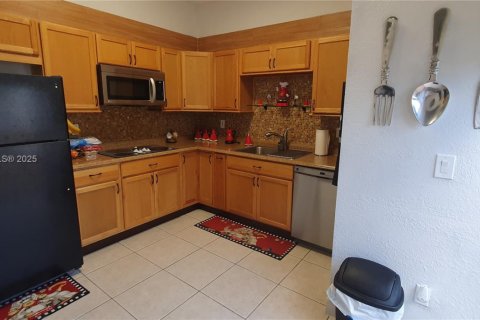 Adosado en venta en Miami, Florida, 2 dormitorios, 78.5 m2 № 1967455 - foto 15