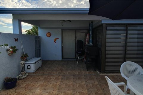Adosado en venta en Miami, Florida, 2 dormitorios, 78.5 m2 № 1967455 - foto 25