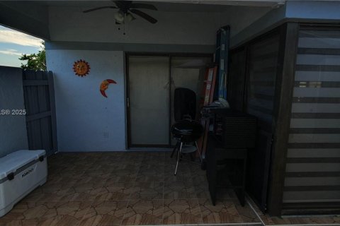 Adosado en venta en Miami, Florida, 2 dormitorios, 78.5 m2 № 1967455 - foto 26