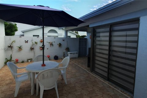 Adosado en venta en Miami, Florida, 2 dormitorios, 78.5 m2 № 1967455 - foto 23