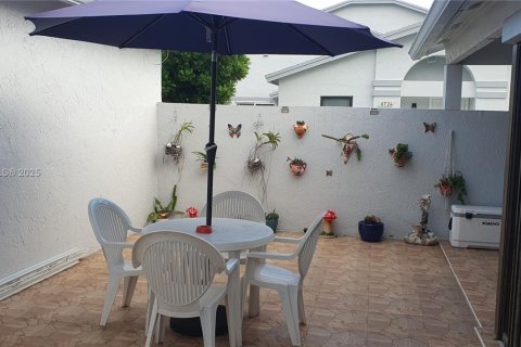 Adosado en venta en Miami, Florida, 2 dormitorios, 78.5 m2 № 1967455 - foto 22