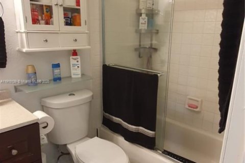 Adosado en venta en Miami, Florida, 2 dormitorios, 78.5 m2 № 1967455 - foto 16