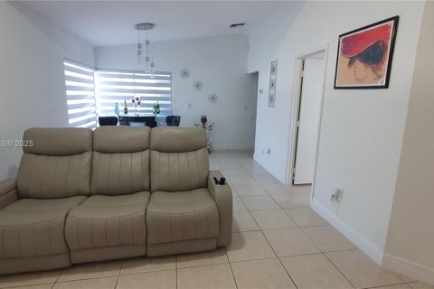 Adosado en venta en Miami, Florida, 2 dormitorios, 78.5 m2 № 1967455 - foto 6