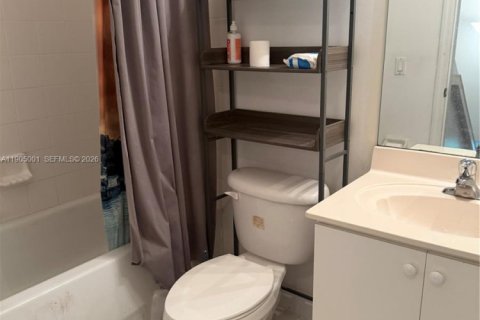 Condominio en alquiler en Cutler Bay, Florida, 3 dormitorios, 140.75 m2 № 1956616 - foto 14