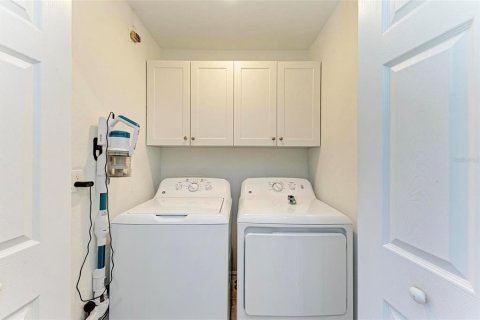 Condo in Bradenton, Florida, 2 bedrooms  № 1918007 - photo 25
