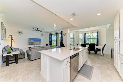 Condo in Bradenton, Florida, 2 bedrooms  № 1918007 - photo 5