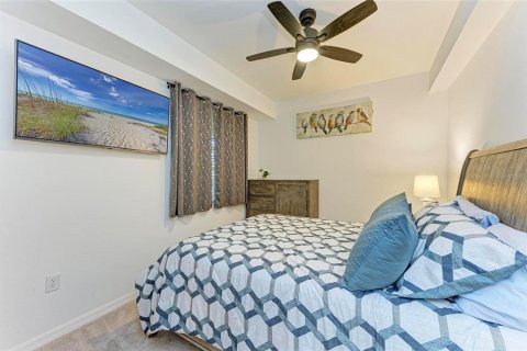 Condo in Bradenton, Florida, 2 bedrooms  № 1918007 - photo 22