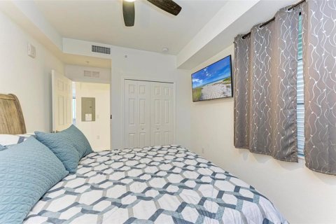 Condo in Bradenton, Florida, 2 bedrooms  № 1918007 - photo 23