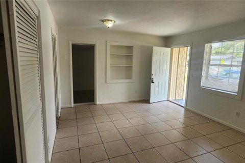 Casa en alquiler en Deltona, Florida, 3 dormitorios, 102.66 m2 № 1915108 - foto 3