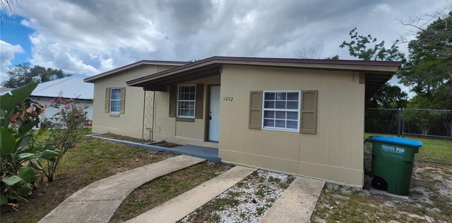 Casa en Deltona, Florida 3 dormitorios, 102.66 m2 № 1915108
