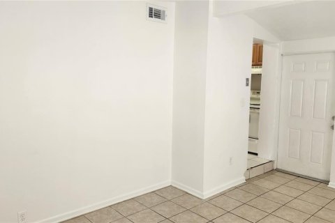 Casa en alquiler en Deltona, Florida, 3 dormitorios, 102.66 m2 № 1915108 - foto 11