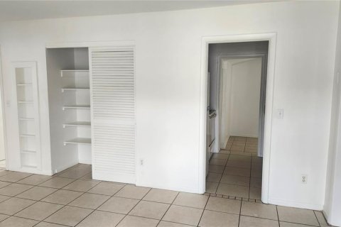 Casa en alquiler en Deltona, Florida, 3 dormitorios, 102.66 m2 № 1915108 - foto 4
