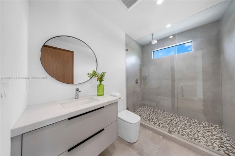 Casa en venta en Miami, Florida, 4 dormitorios, 88.35 m2 № 1823547 - foto 15
