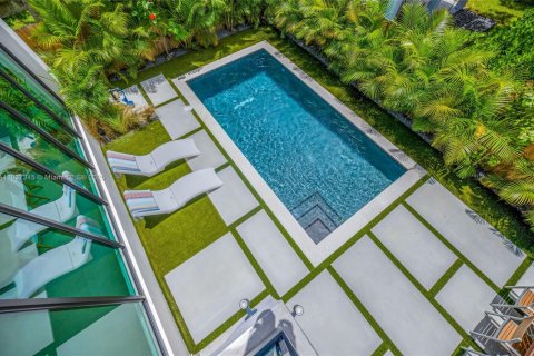 Casa en venta en Miami, Florida, 4 dormitorios, 88.35 m2 № 1823547 - foto 25