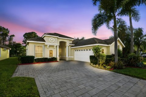 Casa en Port St. Lucie, Florida 3 dormitorios, 214.98 m2 № 2077865