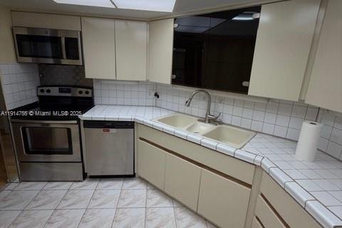 Copropriété à louer à Hallandale Beach, Floride: 2 chambres, 113.43 m2 № 1970458 - photo 19