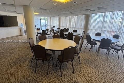 Copropriété à louer à Hallandale Beach, Floride: 2 chambres, 113.43 m2 № 1970458 - photo 9