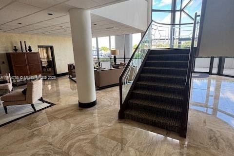 Copropriété à louer à Hallandale Beach, Floride: 2 chambres, 113.43 m2 № 1970458 - photo 8