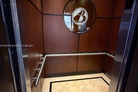 Copropriété à louer à Hallandale Beach, Floride: 2 chambres, 113.43 m2 № 1970458 - photo 17