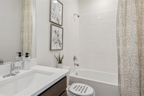 House in Weeki Wachee, Florida 4 bedrooms, 256.04 sq.m. № 2204785 - photo 25
