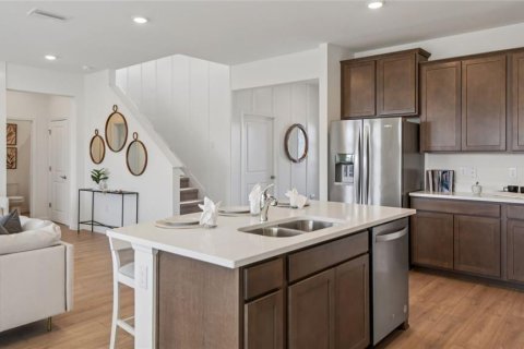 House in Weeki Wachee, Florida 4 bedrooms, 256.04 sq.m. № 2204785 - photo 6