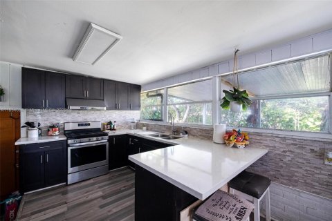 Купить виллу или дом в Майами, Флорида 4 спальни, 131.46м2, № 1960523 - фото 6