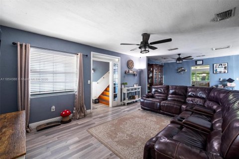 Купить виллу или дом в Майами, Флорида 4 спальни, 131.46м2, № 1960523 - фото 7