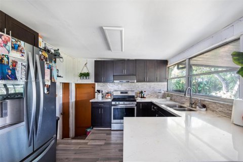 Купить виллу или дом в Майами, Флорида 4 спальни, 131.46м2, № 1960523 - фото 3