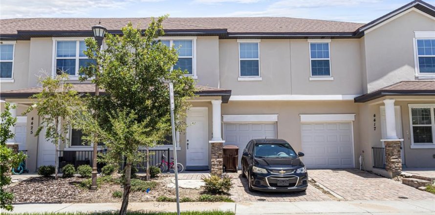 Adosado en Kissimmee, Florida 4 dormitorios, 153.29 m2 № 1848515