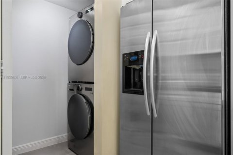 Copropriété à vendre à Hallandale Beach, Floride: 2 chambres, 100.43 m2 № 1998336 - photo 10