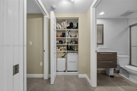 Copropriété à vendre à Hallandale Beach, Floride: 2 chambres, 100.43 m2 № 1998336 - photo 19