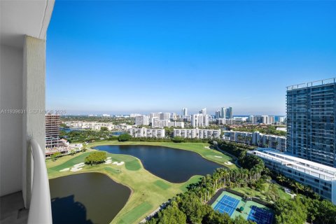 Copropriété à vendre à Hallandale Beach, Floride: 2 chambres, 100.43 m2 № 1998336 - photo 24