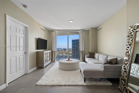 Copropriété à vendre à Hallandale Beach, Floride: 2 chambres, 100.43 m2 № 1998336 - photo 2