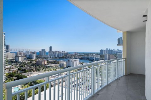 Copropriété à vendre à Hallandale Beach, Floride: 2 chambres, 100.43 m2 № 1998336 - photo 23