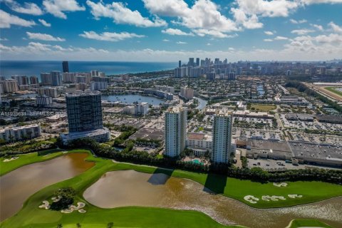 Copropriété à vendre à Hallandale Beach, Floride: 2 chambres, 100.43 m2 № 1998336 - photo 26