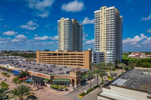 Copropriété à vendre à Hallandale Beach, Floride: 2 chambres, 100.43 m2 № 1998336 - photo 28