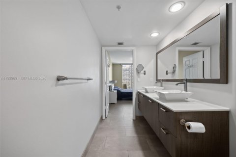 Copropriété à vendre à Hallandale Beach, Floride: 2 chambres, 100.43 m2 № 1998336 - photo 14
