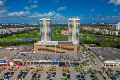 Copropriété à vendre à Hallandale Beach, Floride: 2 chambres, 100.43 m2 № 1998336 - photo 29