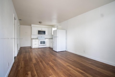 Commercial property in Palm Beach Gardens, Florida 224.08 sq.m. № 2152745 - photo 30