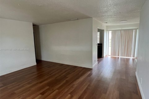 Commercial property in Palm Beach Gardens, Florida 224.08 sq.m. № 2152745 - photo 15