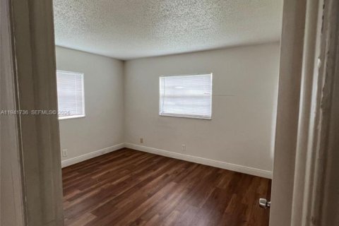 Commercial property in Palm Beach Gardens, Florida 224.08 sq.m. № 2152745 - photo 25