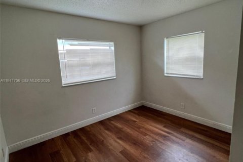 Commercial property in Palm Beach Gardens, Florida 224.08 sq.m. № 2152745 - photo 26